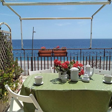 Centrocitta Beach Roccalumera Ngoại thất bức ảnh
