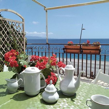 Centrocitta Beach Roccalumera Ngoại thất bức ảnh