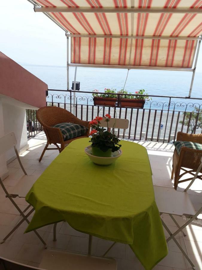 Centrocitta Beach Roccalumera Ngoại thất bức ảnh